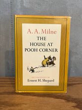 Load image into Gallery viewer, Winnie-The-Pooh, set of 3, 1961 Edition