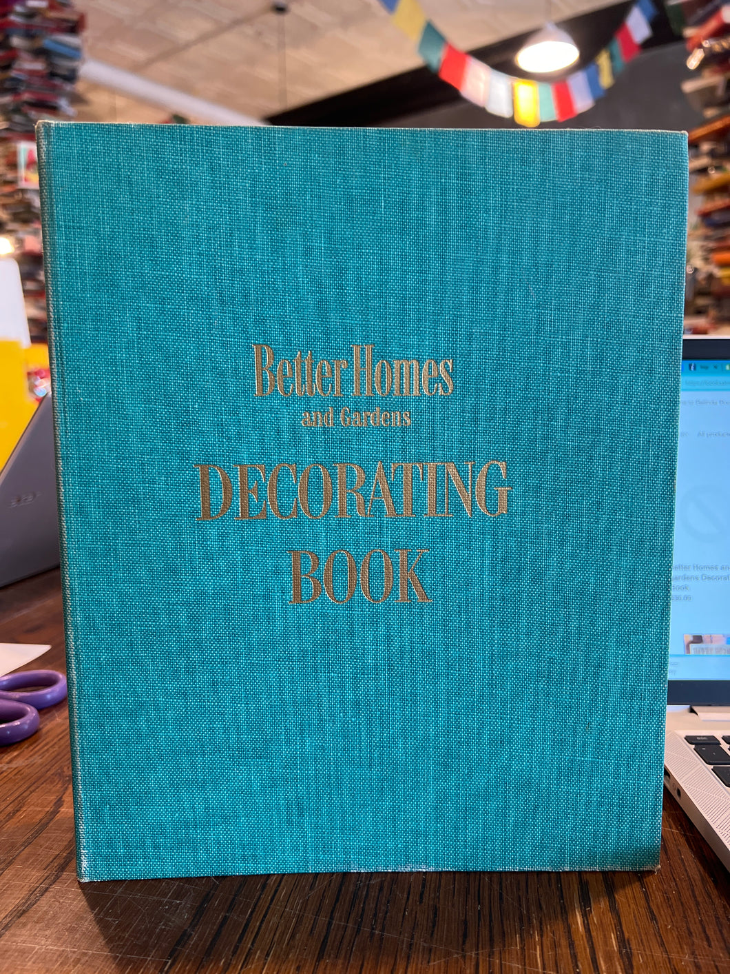 Better Homes and gardens Decorating Book
