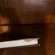 Load image into Gallery viewer, Old Mr. Boston De Luxe Official Bartender&#39;s Guide, (2nd Print)
