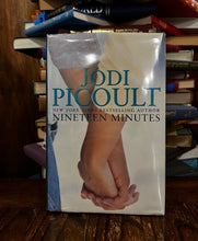 Load image into Gallery viewer, Nineteen Minutes, by Jodi Picoult (First Edition)
